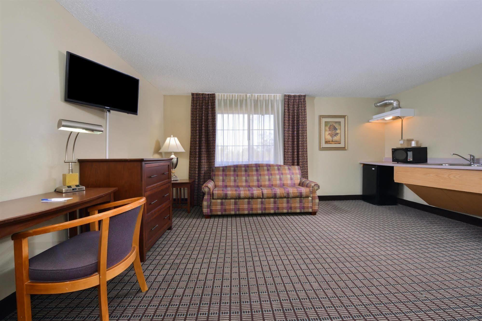 Regency Inn Geneseo Il I-80 Exterior photo